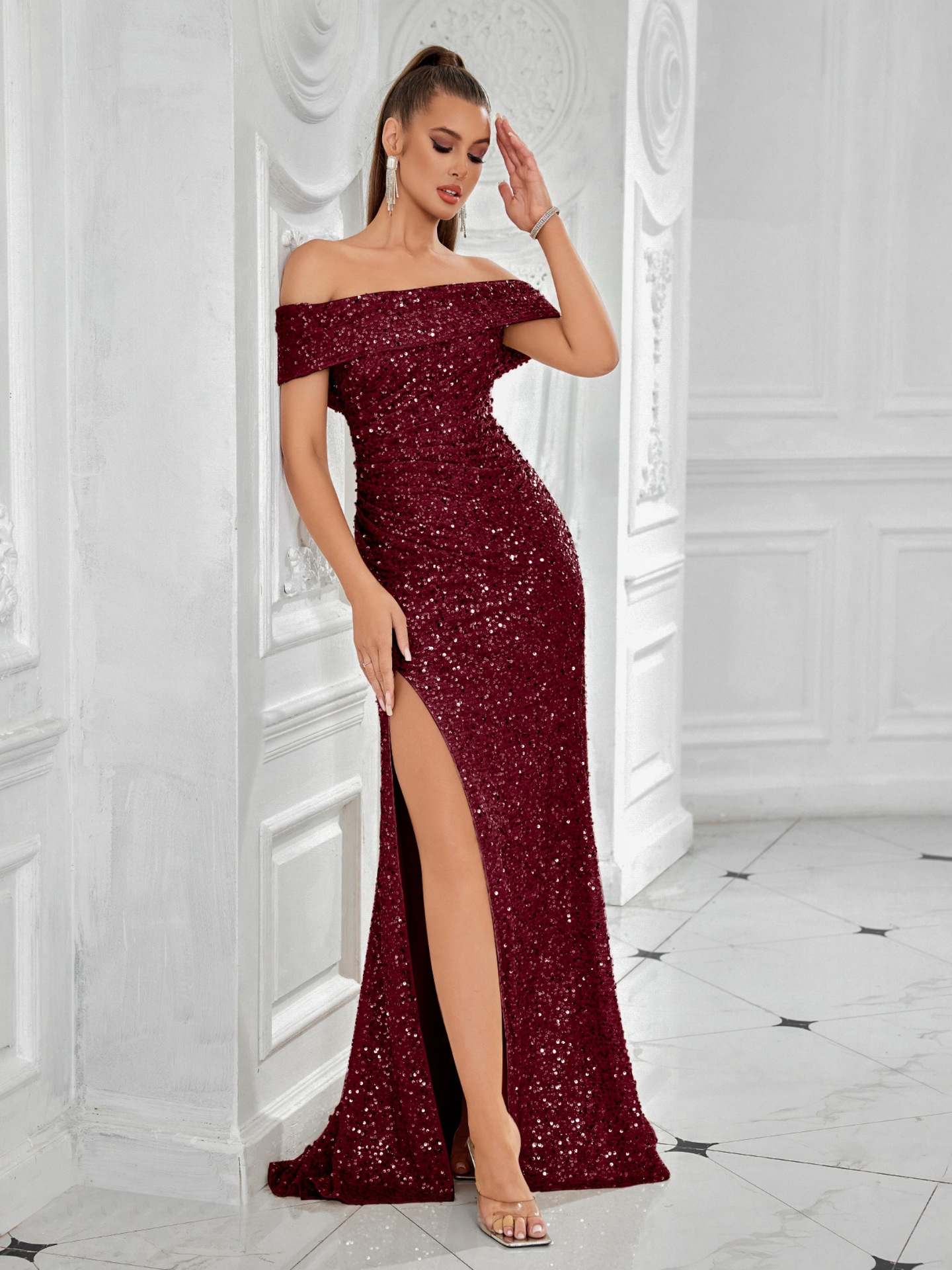 Diseño de banquetes europeo y americano transfronterizo sentido vestido dividido industria pesada cuello de una línea delgado vestido de lentejuelas delgado falda larga