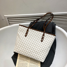 大容量复古时尚印花轻奢托特包女早春新款潮流休闲百搭单肩包