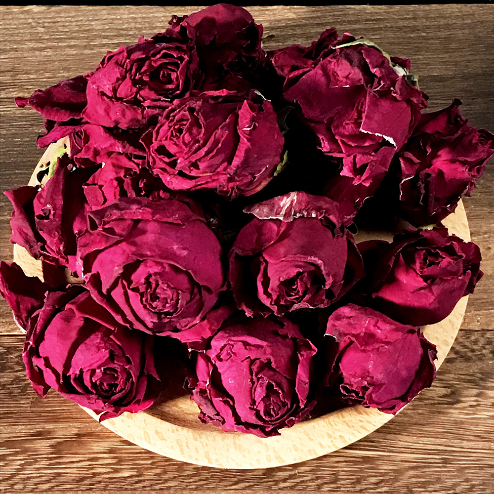 Yunnan Freeze Dried Dark Red Rose Tea Double Petal Rose Buds Loose Floral Herbal Tea 50g Can details