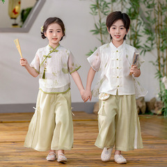 男の子の国慶節の漢服の夏の古風の格好が良いです。