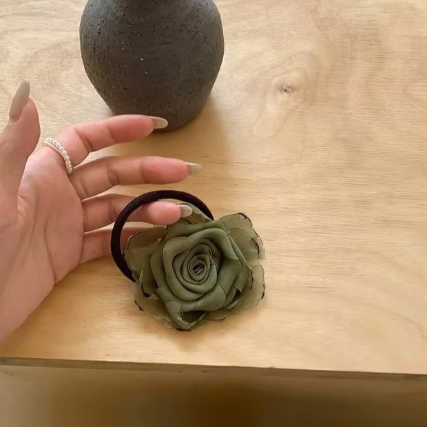 Nueva onda verde china 2024 nuevo estilo nacional rosa correa de cabello de correa de cabello de mujer atada flor de cabeza de alta calidad