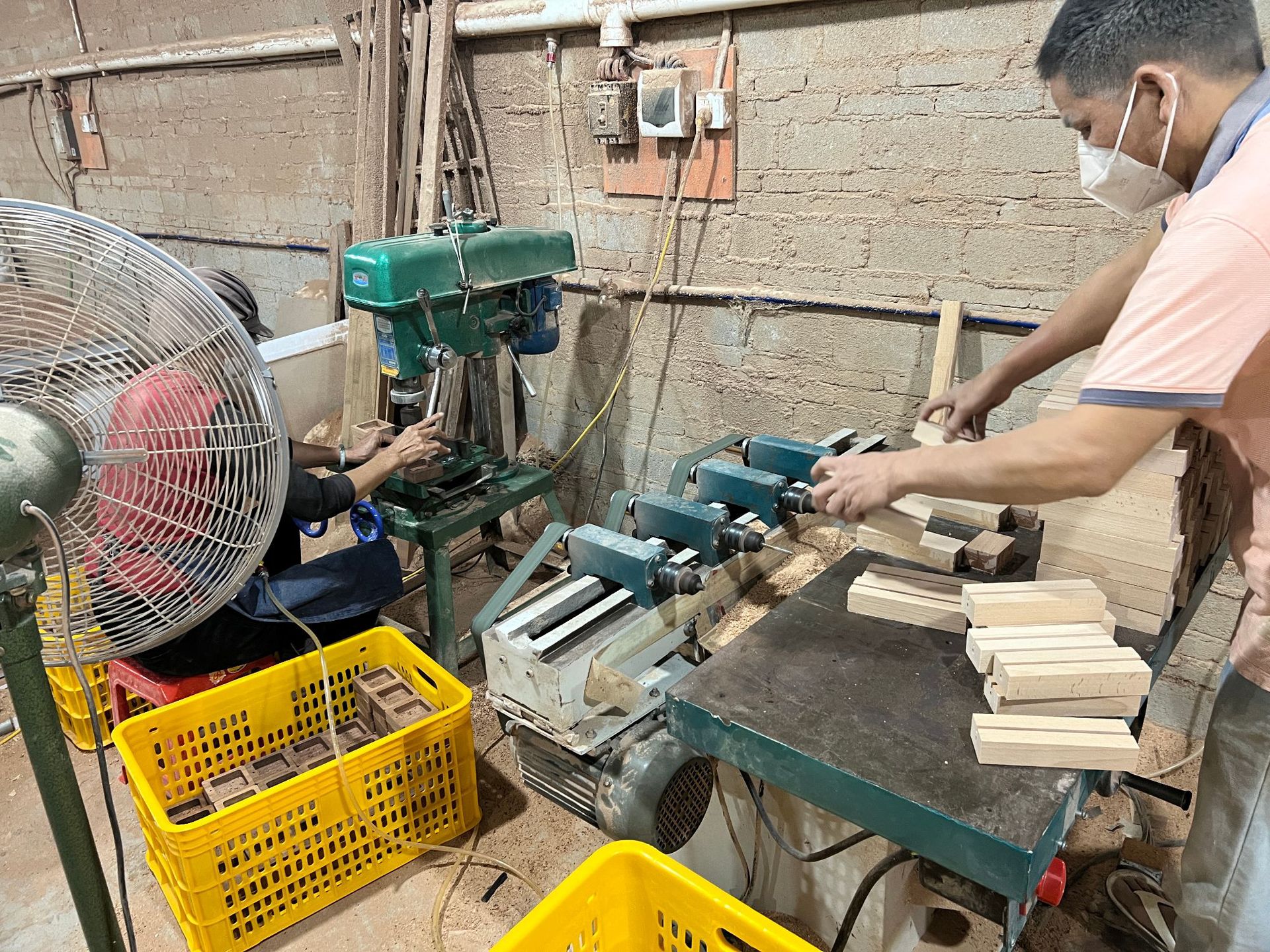 单头四头打孔机