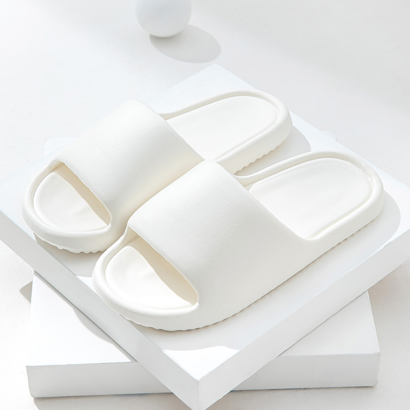 푹신한 착화감의 화이트