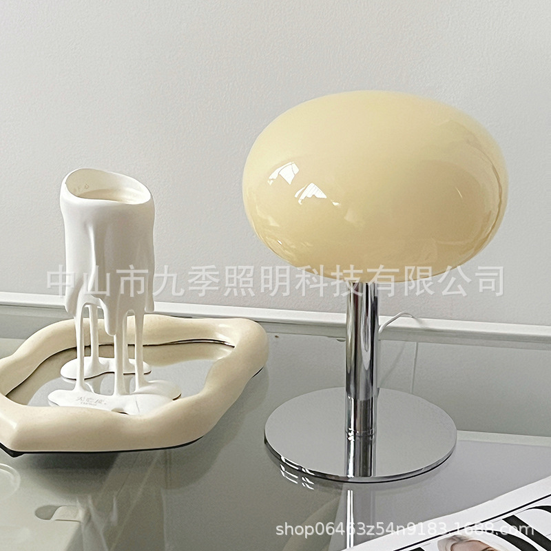 INS chica lámpara de noche dormitorio Lollipop lámpara de mesa decorativa Bauhaus post-moderno modelo simple habitación mediados de la antigua lámpara
