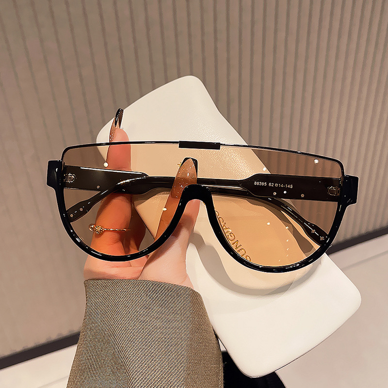 Fashionable large-frame one-piece lens s...