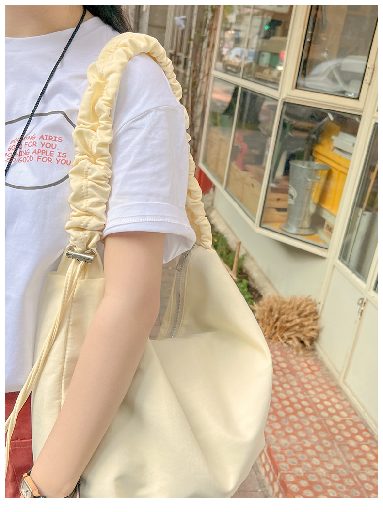 A new large-capacity women's single-shoulder bag with cross-border fashion and simplicity, a fresh and artistic crossbody bag, and a student commuting bag undefined