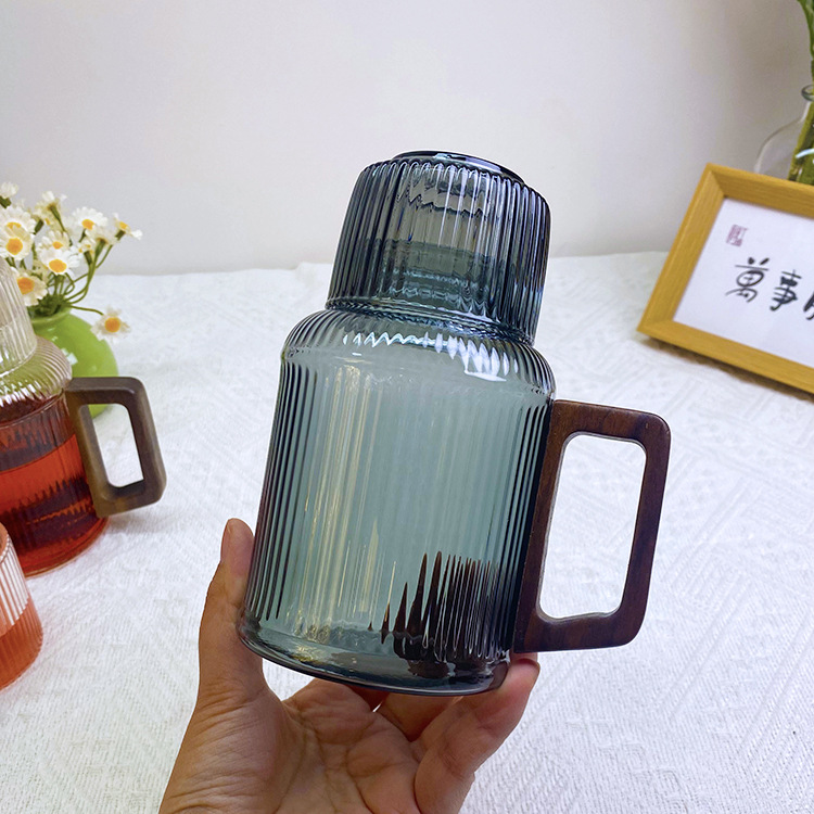 Botella de agua fría, vidrio resistente a altas temperaturas, ropa de madera de lujo ligera para el hogar, juego de olla de taza de agua hervida blanca fría, botella de agua fría de patrón vertical de gran capacidad image 1