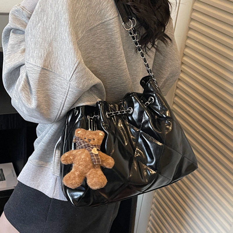 Versatile Wax Leather Diamond Grid Simple Single Shoulder Tote Bag Texture Chain Armpit Bag_voghion.com