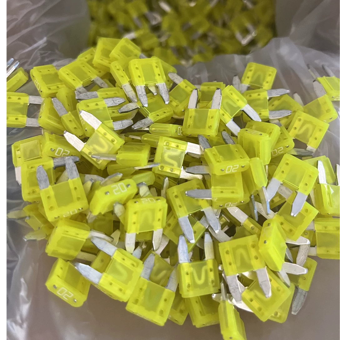 США LITTELFUSE MINI32V Быстроплавкий предохранитель автомобильный вставной 0297020.WXNV