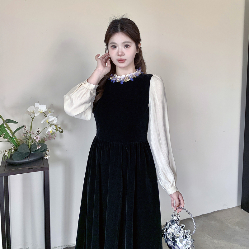 Encounter the Hepburn-Style Velvet Dress for Women, Plus-Size French-Style Autumn and Winter Black Long-Sleeve Gown Dress Encounter the Hepburn-Style Velvet Dress for Women, Plus-Size French-Style Autumn and Winter Black Long-Sleeve Gown Dress