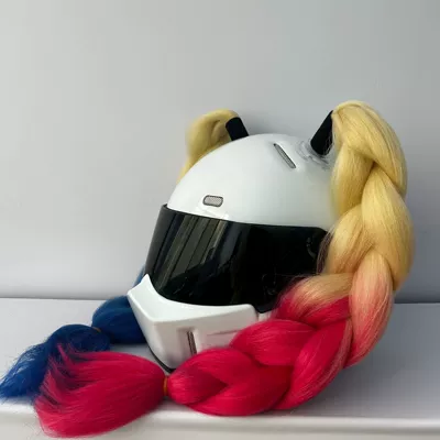 Motosiklet dəbilqələri, Clown-Style Helmet with Braid