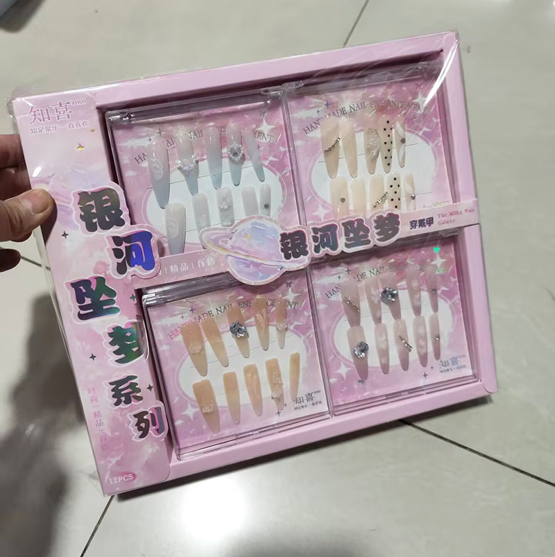 Nuevo desgaste de la serie de mariposa de uñas etiquetas de uñas niñas caja de almacenamiento transparente etiquetas de uñas falsas niñas etiquetas de uñas cortas