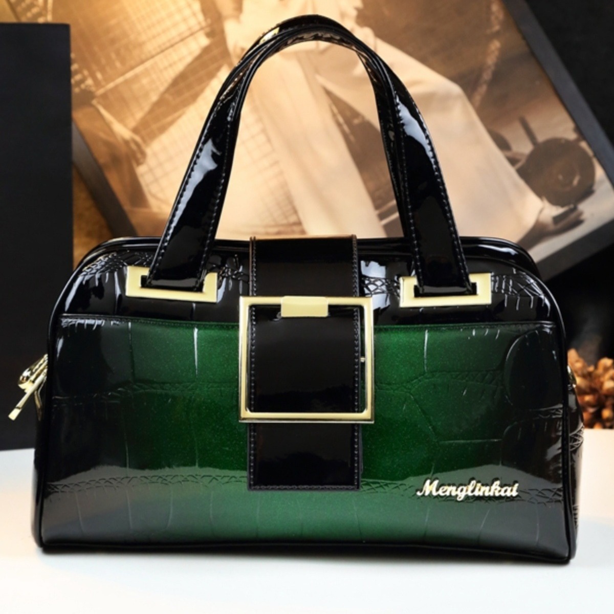 Women's handbag 2024 new multi-layer single shoulder soft leather middle-aged mother crocodile pattern hand-held Boston_voghion.com