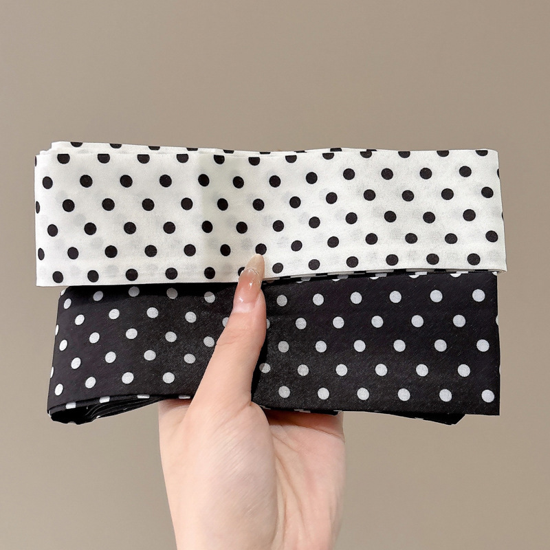 Pañuelo de seda largo para mujer bufanda de cuello delgado y estrecho versión coreana de la bolsa de lunares decorativa de todo fósforo con cinta para el cabello