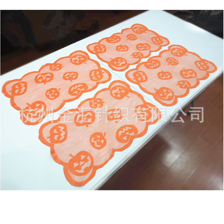 ハロウィーンはオレンジ色のカボチャの模様を販売しています。|undefined