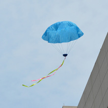 跨镜爆款货源儿童飞天伞玩具飞机模型亲子户外互动礼物手抛降落伞