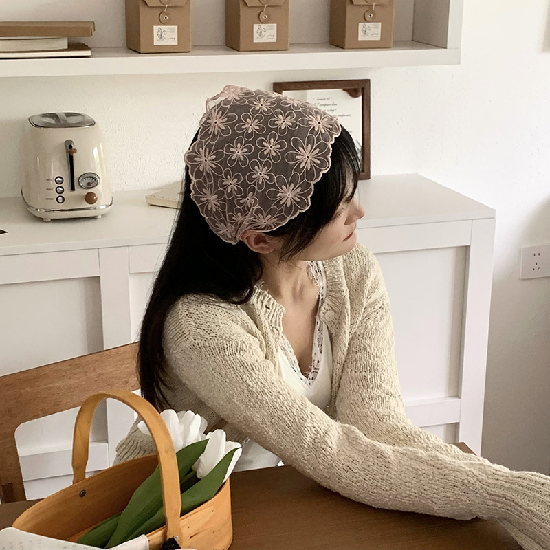 Pañuelo para mujer de verano pastoral nuevo estilo retro blanco súper hada encaje bufanda de seda decoración bufanda pequeña bufanda triangular diadema banda para el cabello