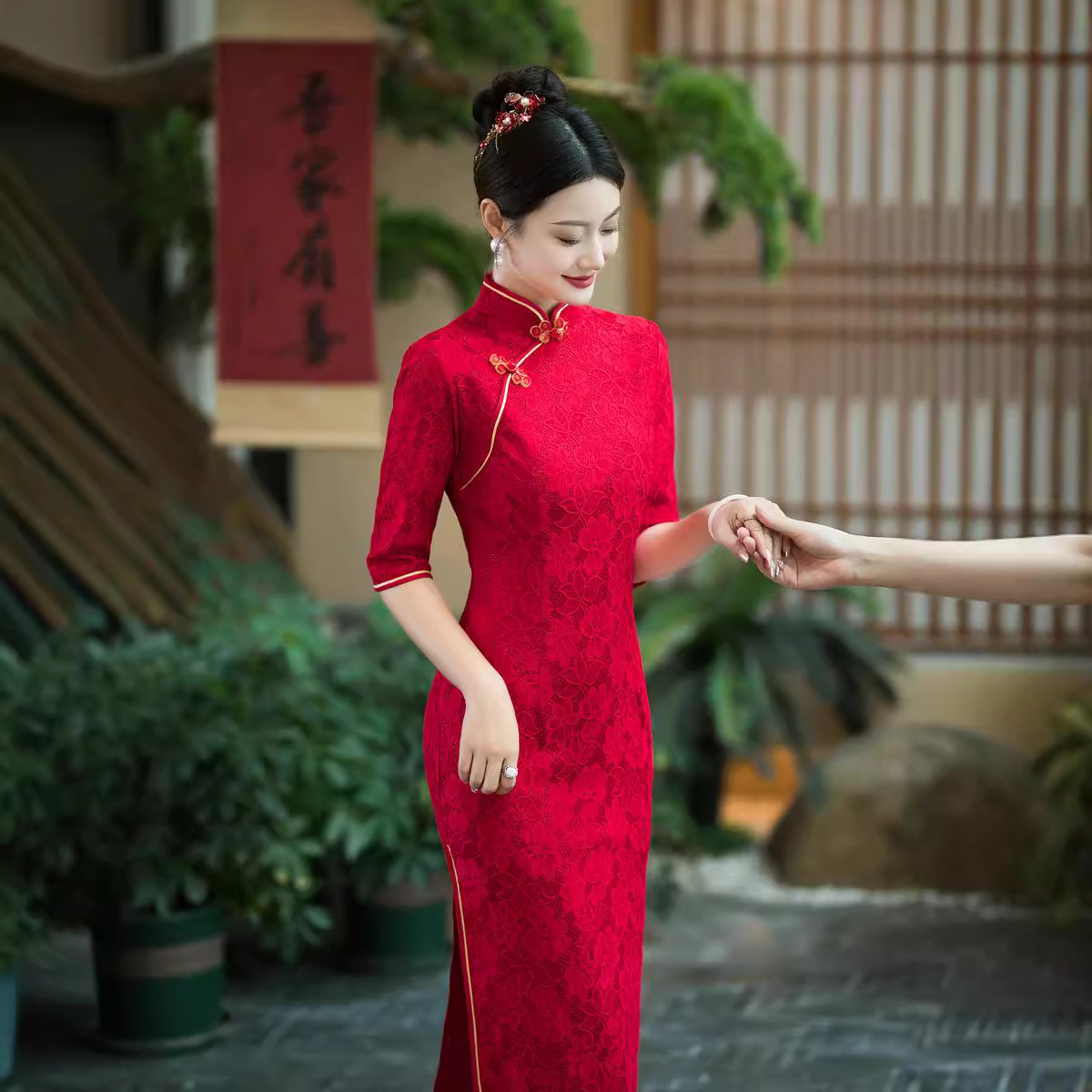 Autumn red cheongsam