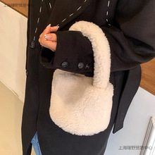 秋冬羊羔毛毛包包新款包包女拎包小众毛茸茸手提包毛绒水桶包批发