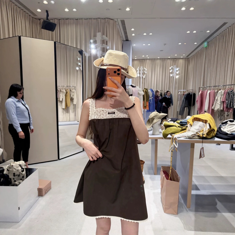 2026 summer miu new retro-style crochet patchwork vest dress for women, loose A-line skirt, artistic and casual 2026 summer miu new retro-style crochet patchwork vest dress for women, loose A-line skirt, artistic and casual