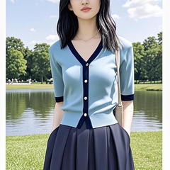夏のニッチな新しいアイスシルクニット半袖カーディガン、薄い女性の気質の年齢を減らすトップス、スリムでスタイリッシュなシャツ