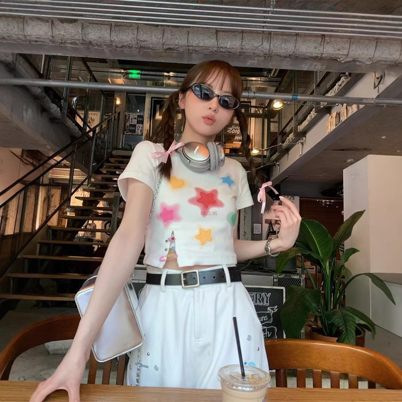 Sweet and Chic Design, Colorful Star Print Short-Sleeved T-Shirt for Women, New Summer Style, Playful and Cute Tight-Fitting Short Top Sweet and Chic Design, Colorful Star Print Short-Sleeved T-Shirt for Women, New Summer Style, Playful and Cute Tight-Fitting Short Top