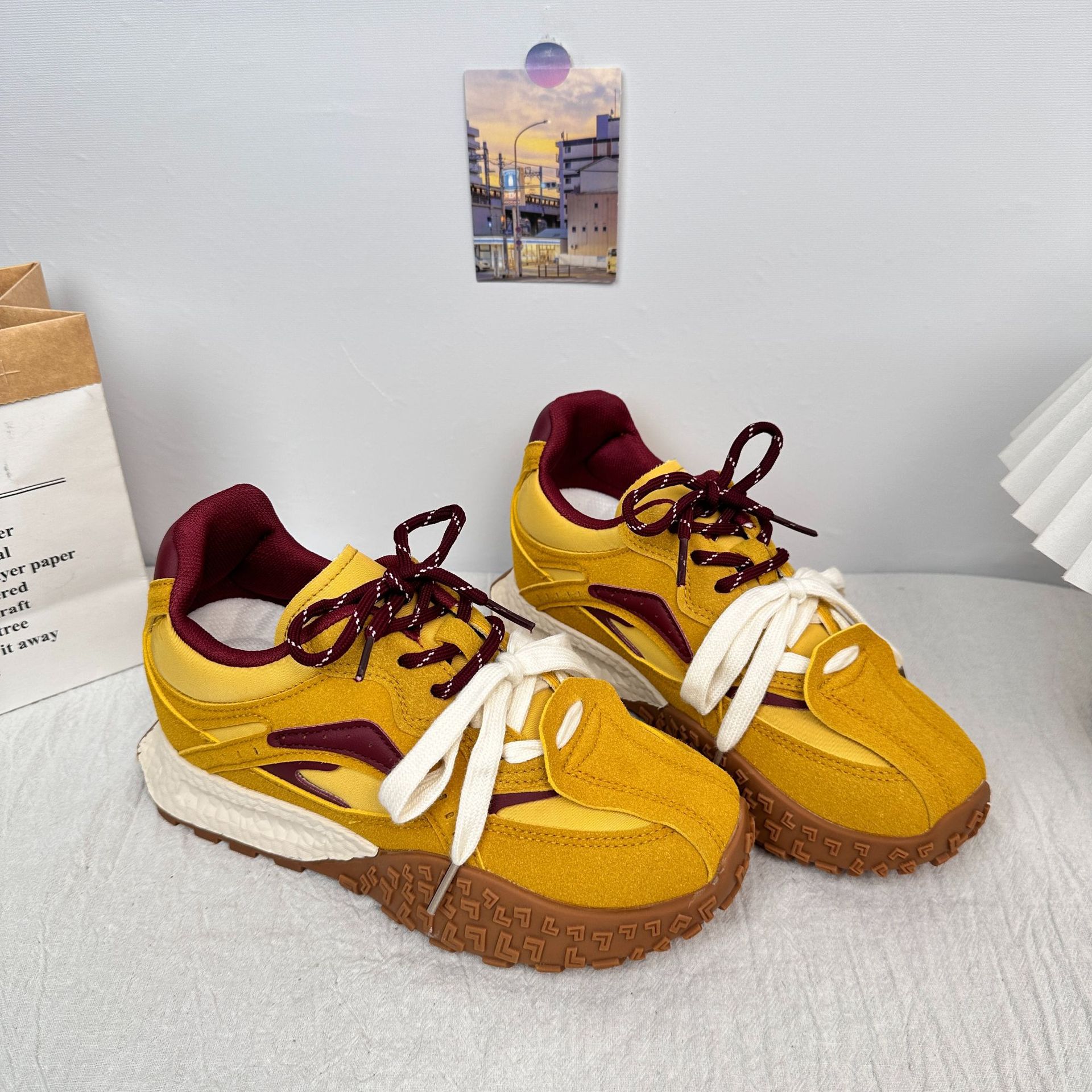 A9906 estilo de Hong Kong zapatos deportivos de palomitas de maíz de suela gruesa para mujer 2025 primavera y otoño nuevos zapatos casuales transpirables chic