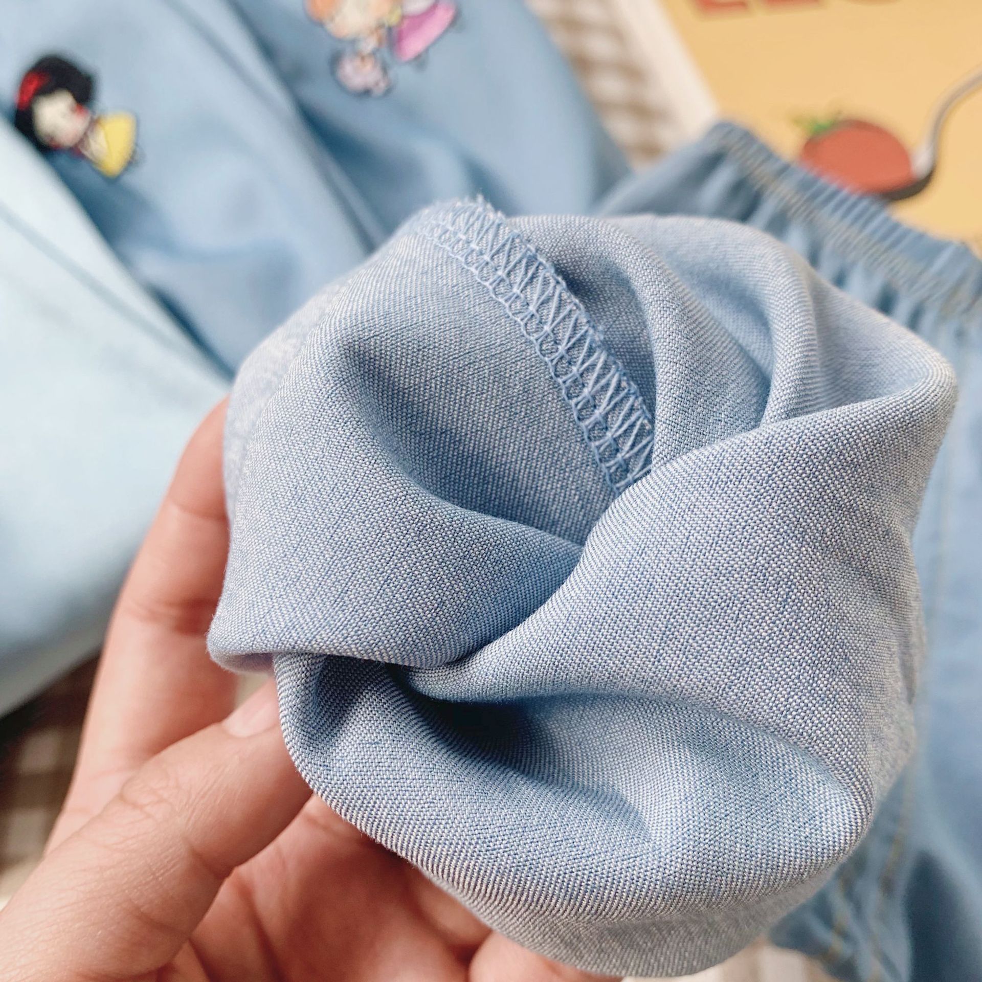 1DDDB260-8FC0-4A14-9B78-EF4280