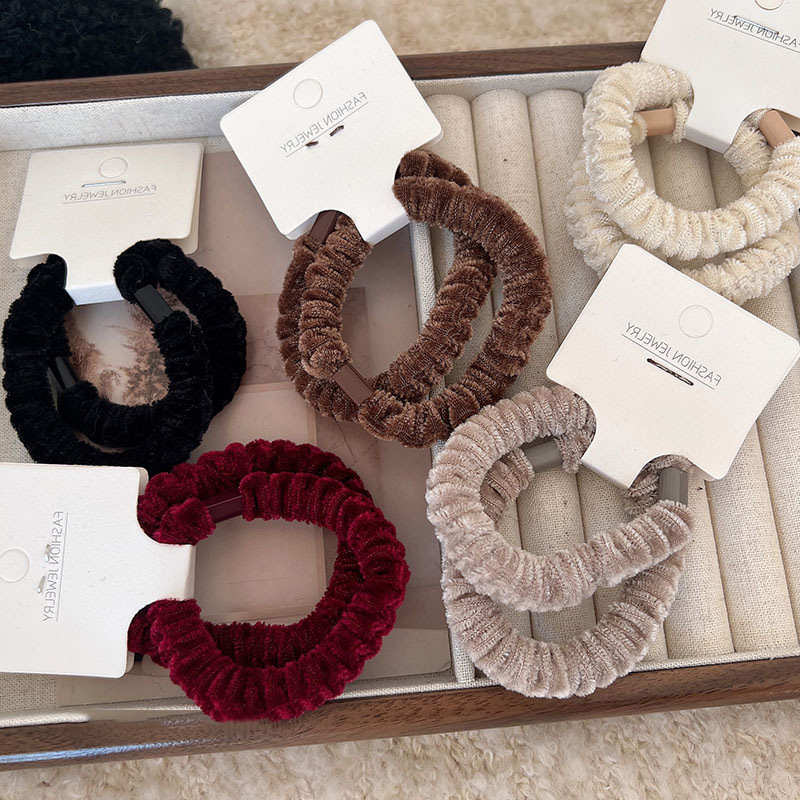20g Weight Hair Tie Hair Accessories Type 1 Piece Quantity Daily Occasion Plush Material Solid Color, Horse Pattern Winter, Autumn, Autumn&Winter Season Women's Gender Simple Style Style Simple Style Women's Solid Color Horse Plush Hair Tie 1