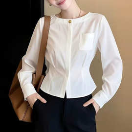 法式白色圆领衬衫上衣女2026年新款春季气质通勤收腰百搭短款衬衣