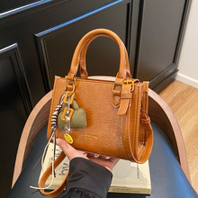 2025�羳�¿����Ů�߼�������r������С����ʯ�^�y�μ�Ů��