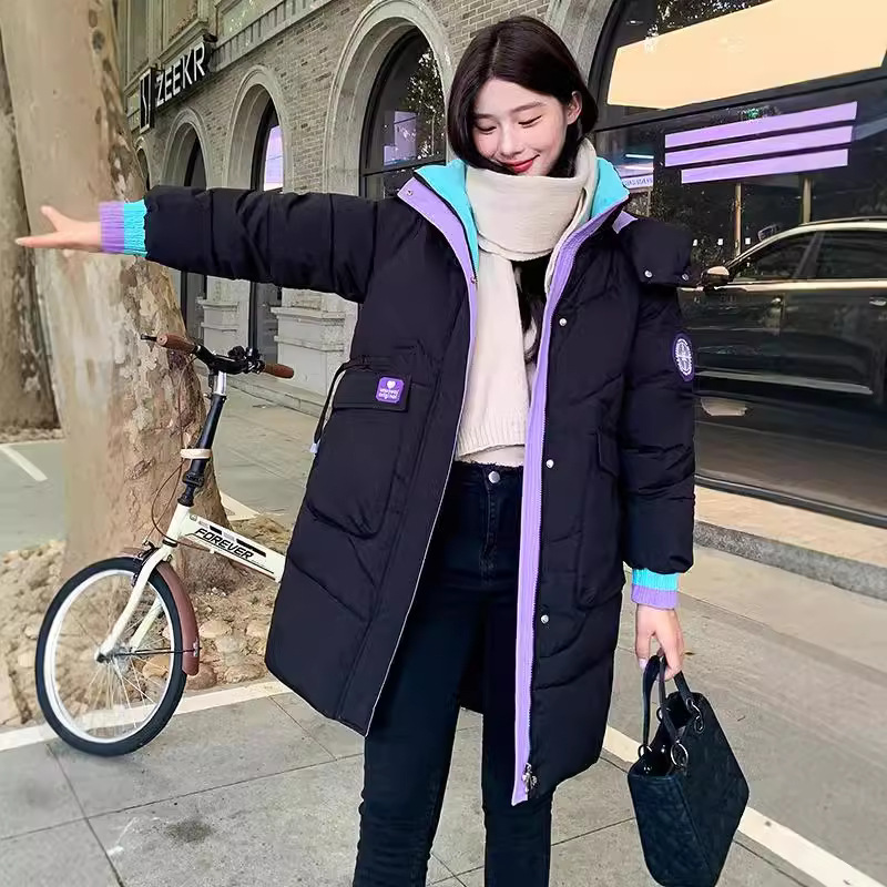 Capa de algodón de pluma para mujeres 2025, nueva chaqueta de invierno gruesa, chaqueta de algodón media y larga, chaqueta de algodón de color contrastante, chaqueta de algodón caliente