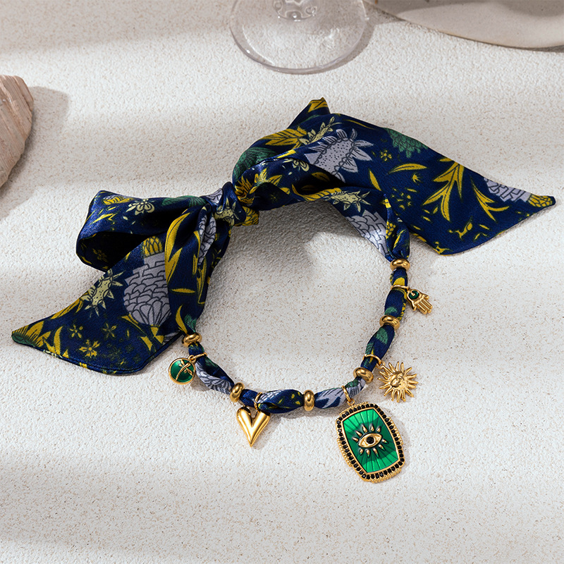 TENA estilo francés retro clásico viento diablo ojo colgante bufandas collar ligero lujo alto sentido collar medieval al por mayor