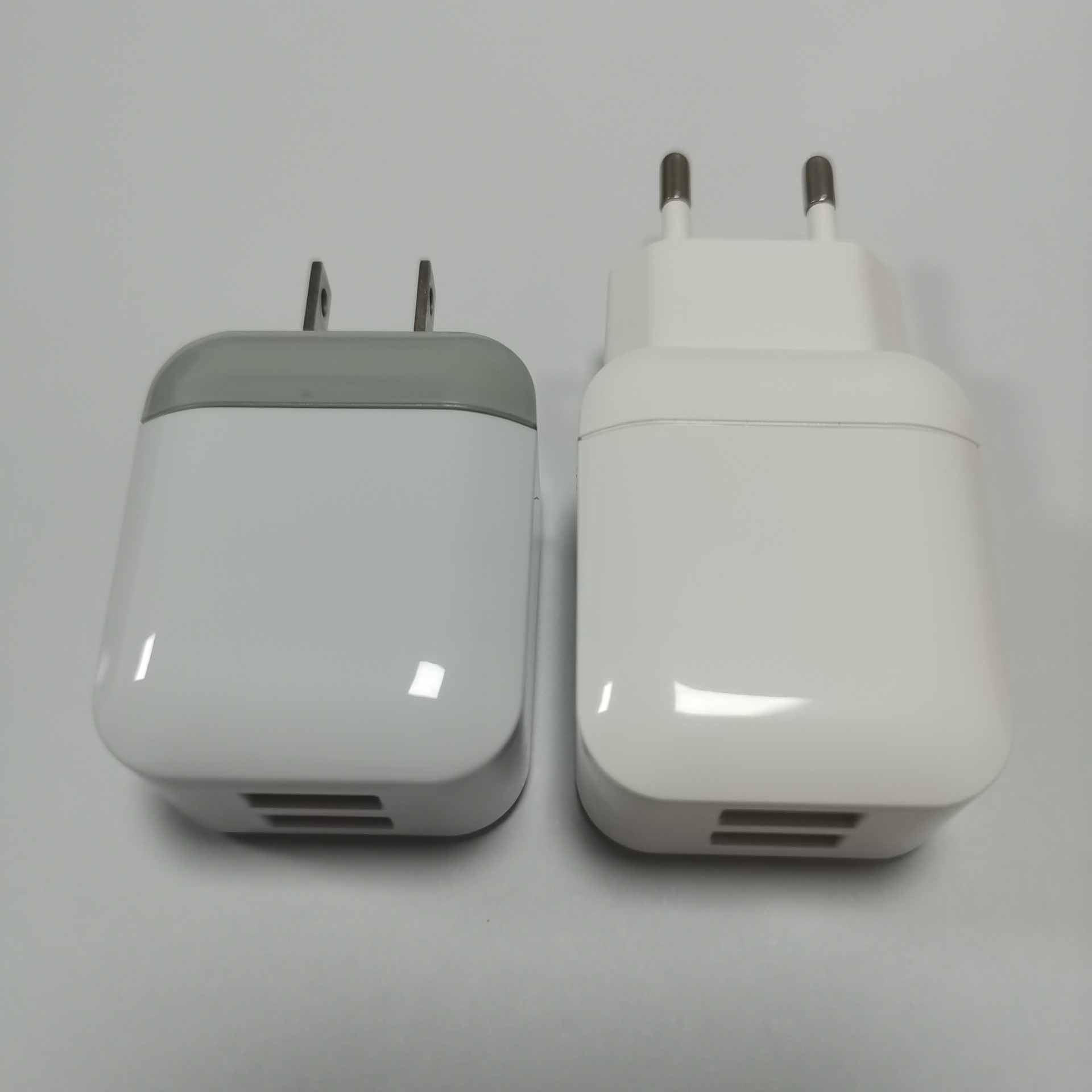 新款欧规旅充充电器外壳 电源适配器双USB塑胶套料 厂家批发