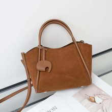 ĥɰţƤ�ﶬ�¿��������˻@��ˮͰ���߼���С���μ�б��Ů��