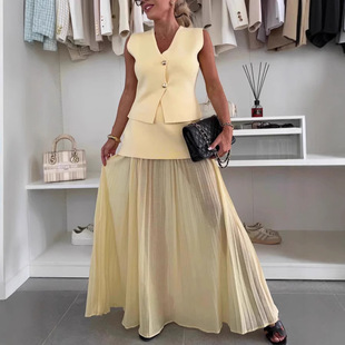 Cross-border 2025 Summer Women's Elegant Slim-fit Knitted Vest Top Tulle Stitching Pleated Long Dress Fashion suit