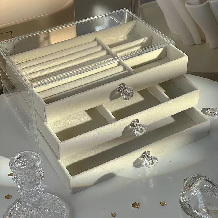 Caja de joyería de terciopelo multicapa para almacenamiento de pendientes, collares, anillos y exhibición de joyas.