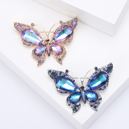 New fashion high-end crystal butterfly brooch, feminine personality, cardigan, coat, suit accessories, anti-exposure collar pin