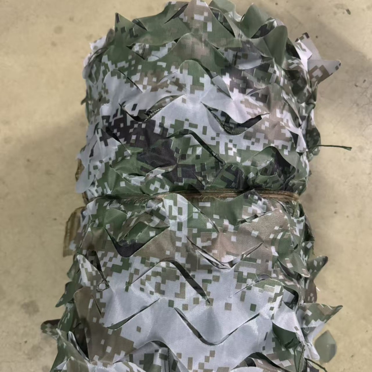 Digital camouflage netting for outdoor sunshade, sun protection, jungle and mountain landscaping, anti-aerial photography, and garden/scenic area decoration