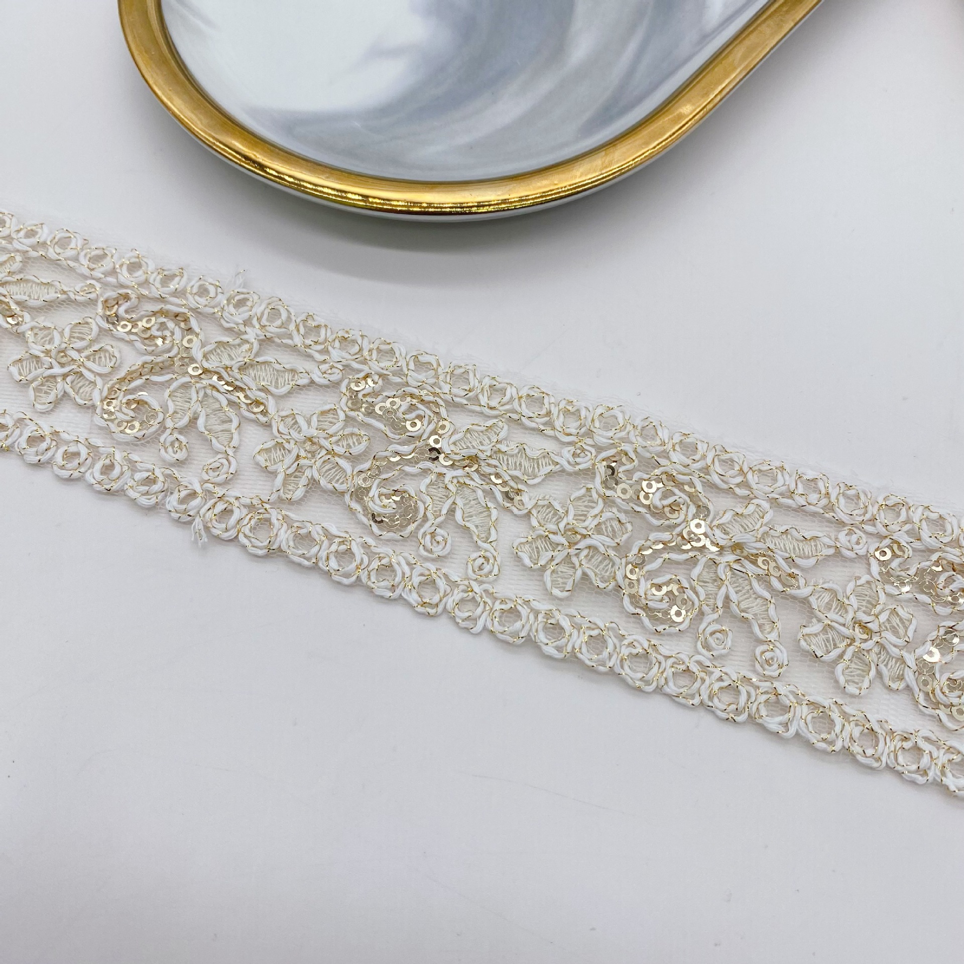 Nuevo estilo étnico bordado hueso de coche lentejuelas encaje retro fondo de malla hilo de algodón hilo accesorios de ropa encaje