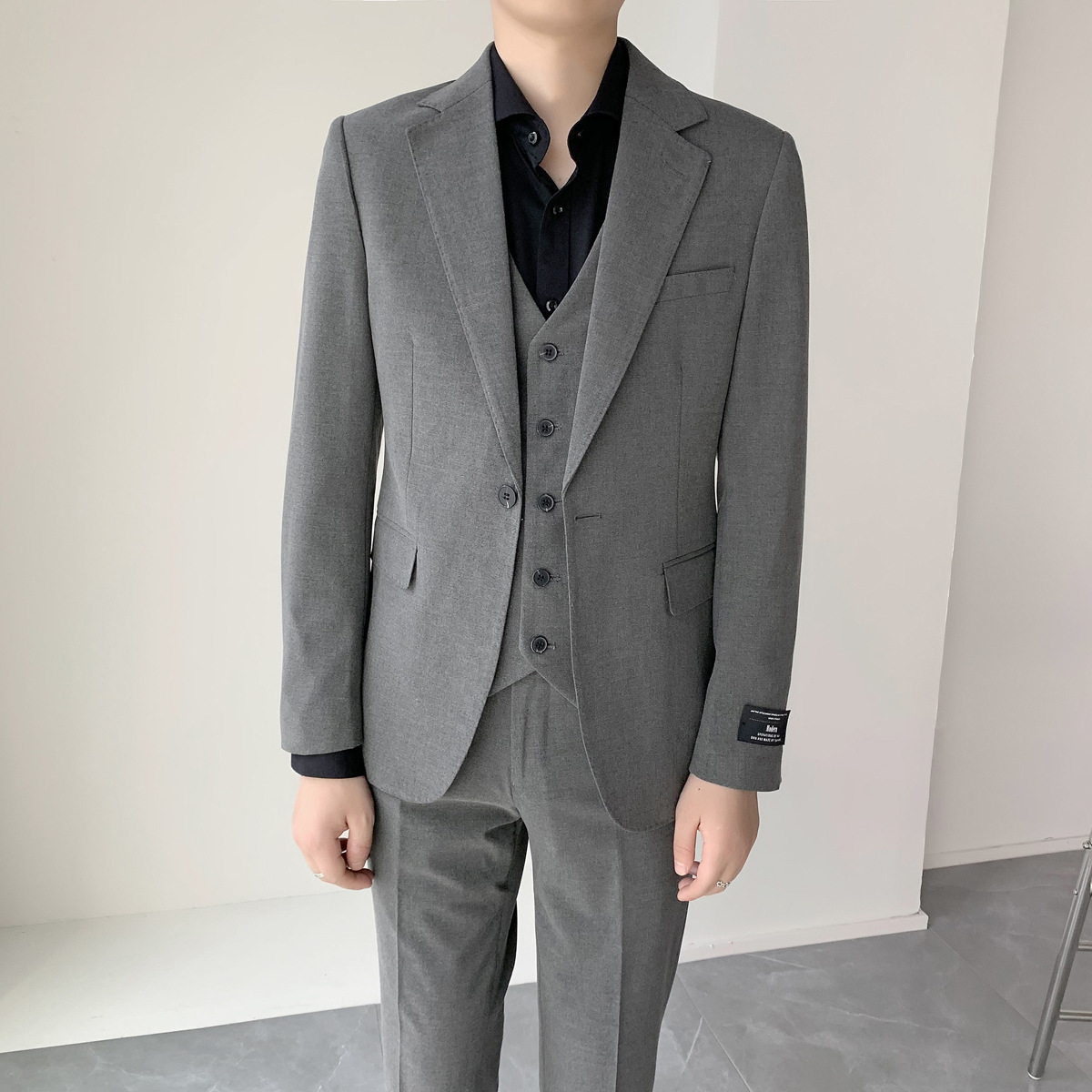 韩版修身潮男士西服套装弹力面料商务休闲上班西装三件套青年时尚