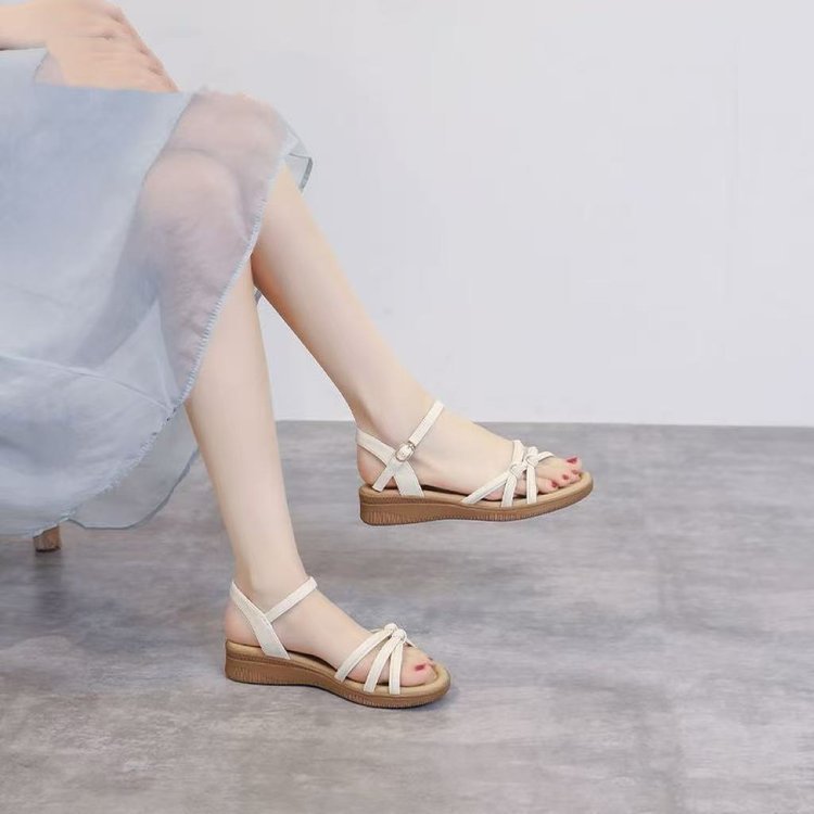 Sandalias de moda casuales francesas para mujeres 2026 verano nuevo anti-deslizante universal con suela suave no se cansa sandalias para mujeres