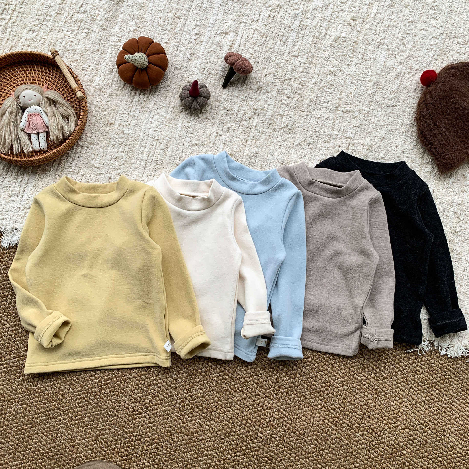 Sugar Pear ropa infantil camiseta de base de niña 2025 ropa de invierno de cuello medio alto para niños camiseta de manga larga con ropa de bebé abrigo de otoño