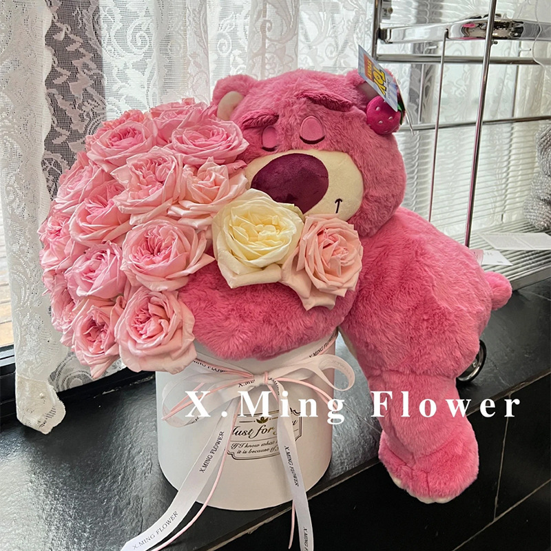 情人节手工diy零食花束手捧袋趴趴草莓熊插花桶花店圆形包装礼盒