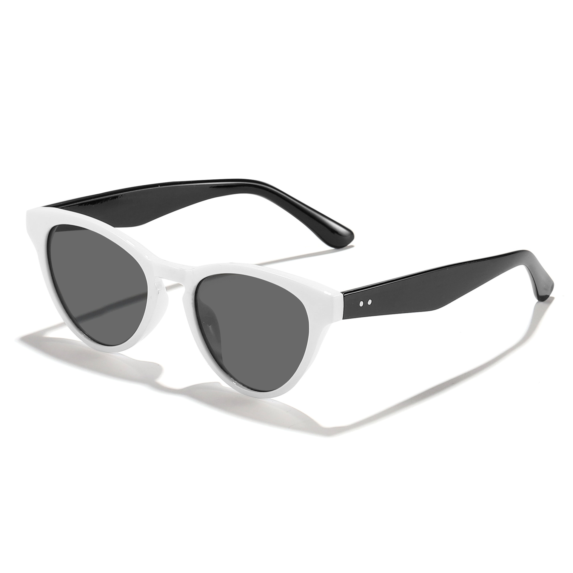 Pies blancos, pies negros, tabletas grises