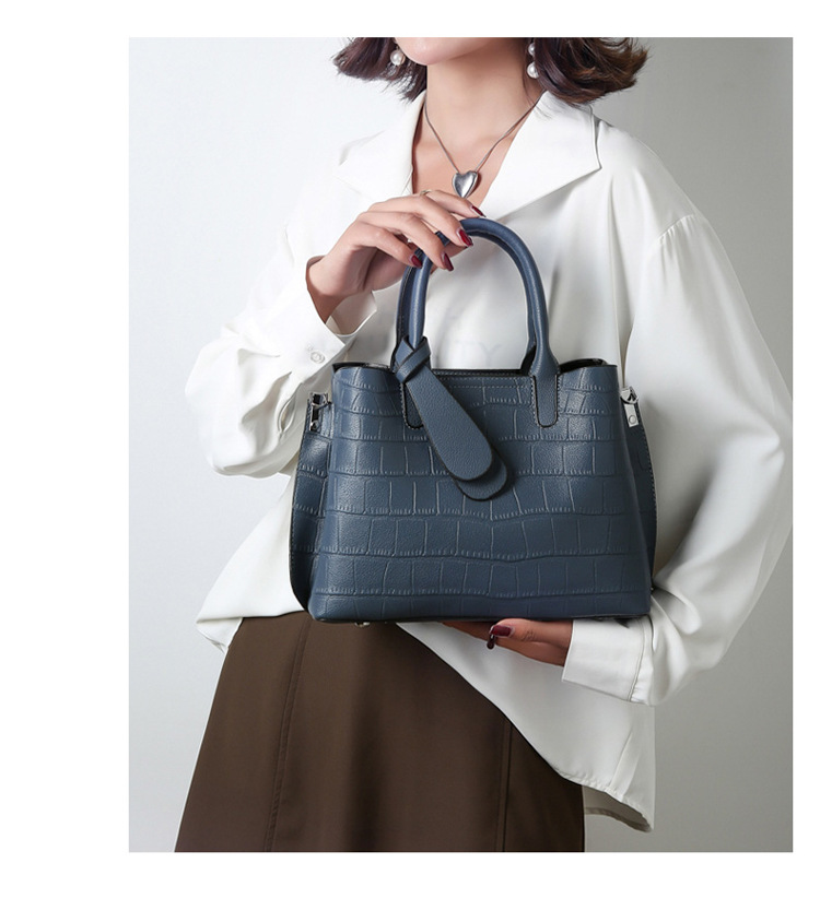 Women's Medium Pu Leather Crocodile Fashion Ornament Square Zipper Bag Sets display picture 11