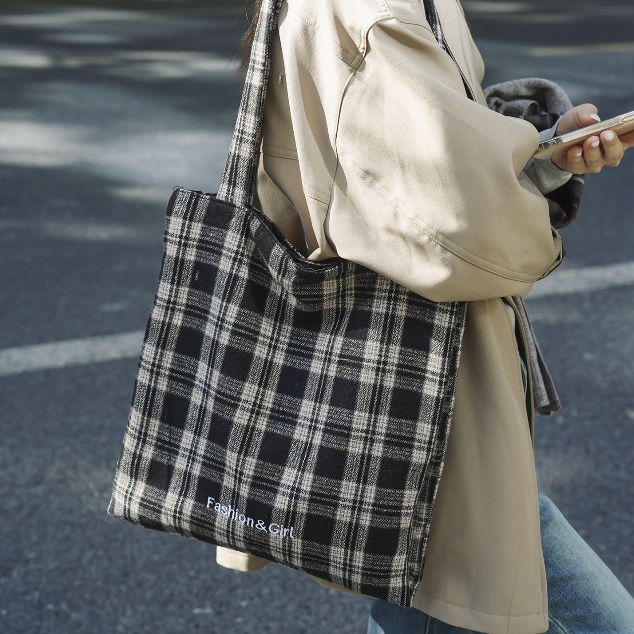 Winter New Plaid Bag For Women Korean Lazy Style Large Capacity Student School Commuter Shoulder Bag Tote Bag - Thumbnail 2