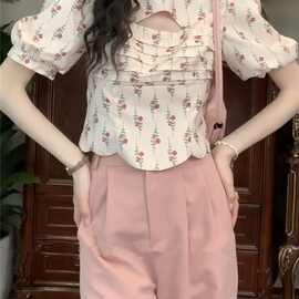 法式高级感小众褶皱镂空碎花短袖衬衫女夏季新款设计感泡泡袖上衣