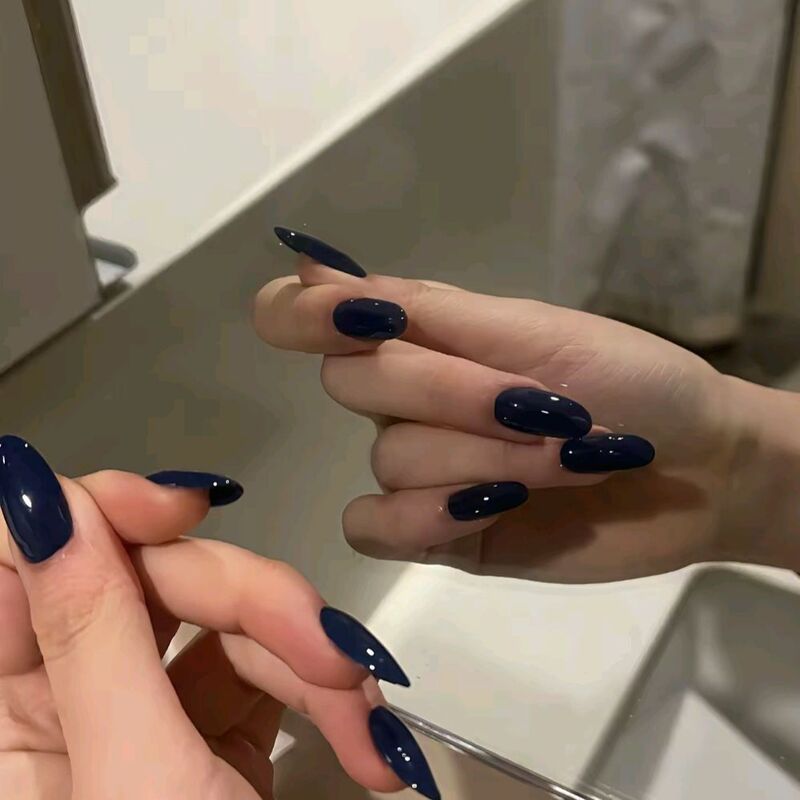 Spring and summer mid-length solid color cool and sophisticated handmade press-on nails, flattering and simple, high-end and detachable
