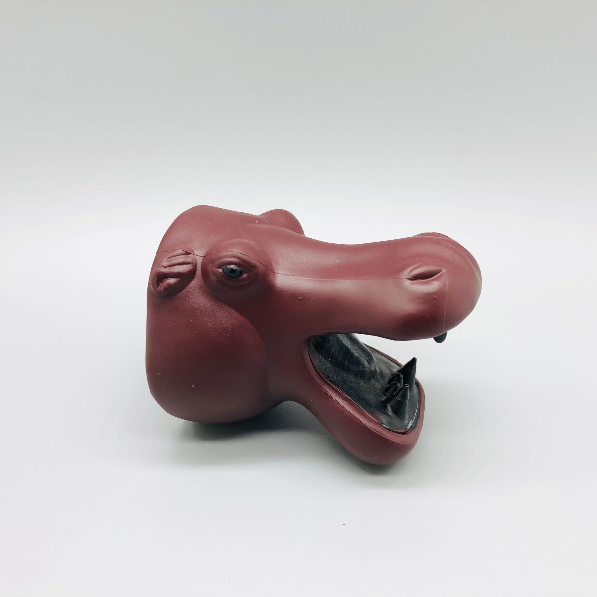 Nueva caja de PVC tarjeta de color de embalaje hipopótamo bestia cabeza Abrebotellas con imán de adsorción etiqueta engomada del refrigerador lindo abrebotellas